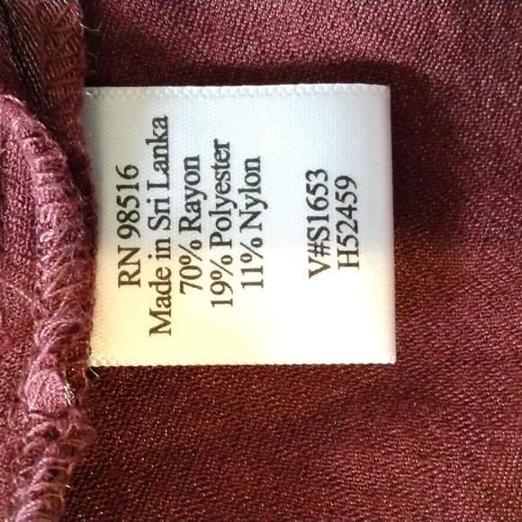 Iridescent deep red button down blouse size 1X - Picture 5 of 9